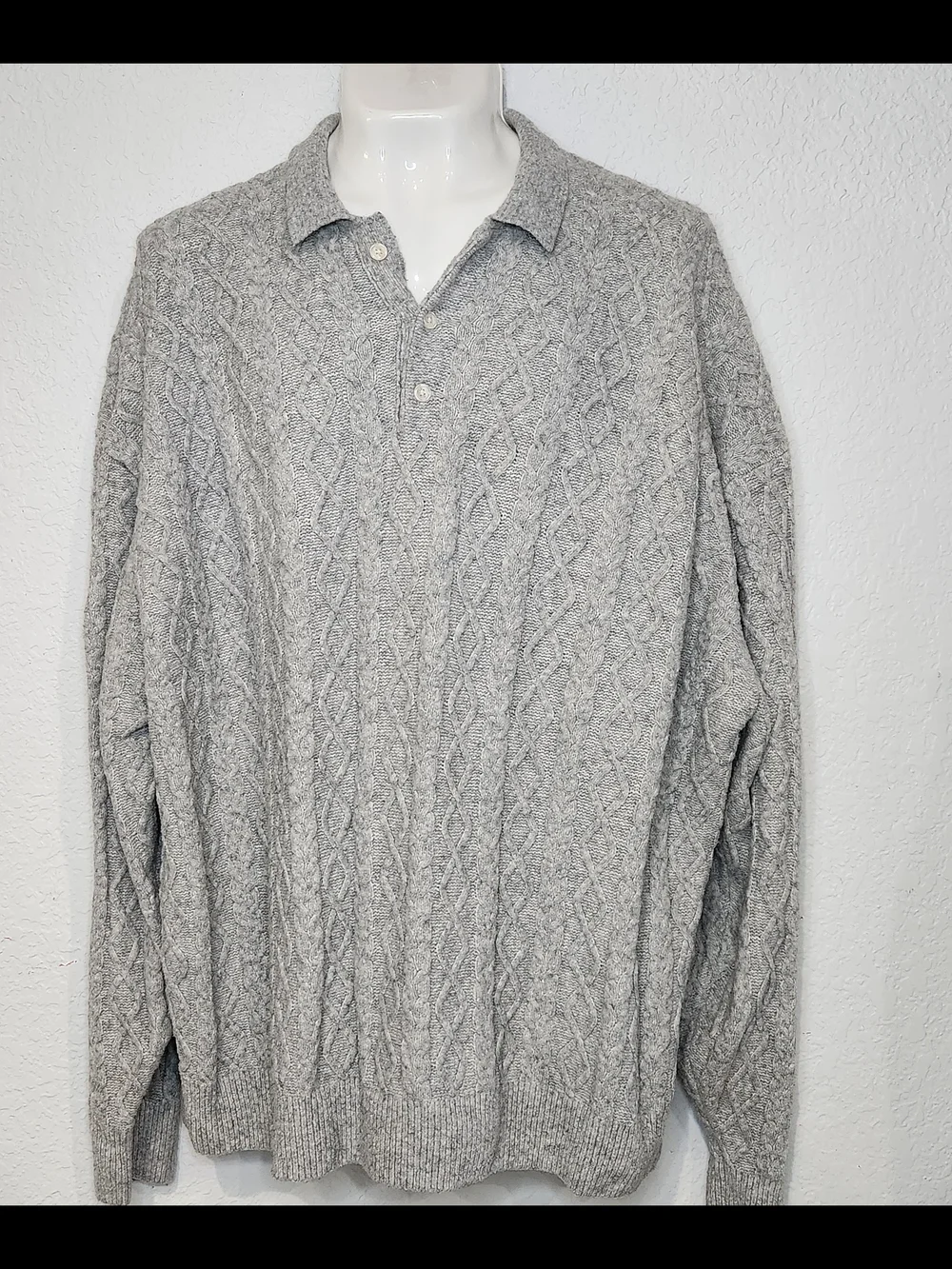 Abercrombie & Fitch Light Gray Cable-Knit V-Neck Sweater